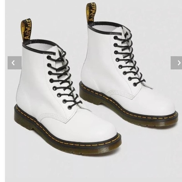 Dr. Martens 1460 Smooth Leather Lace Up Boots- size 8 - Picture 2 of 14